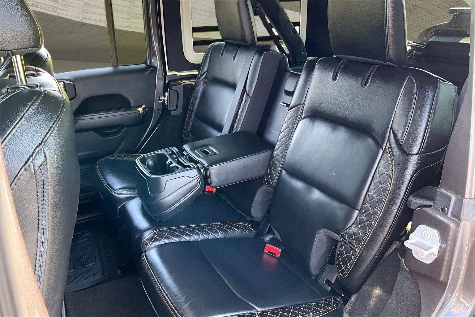 Used 2021 Jeep Wrangler Unlimited Sahara AWD/4WD image 32