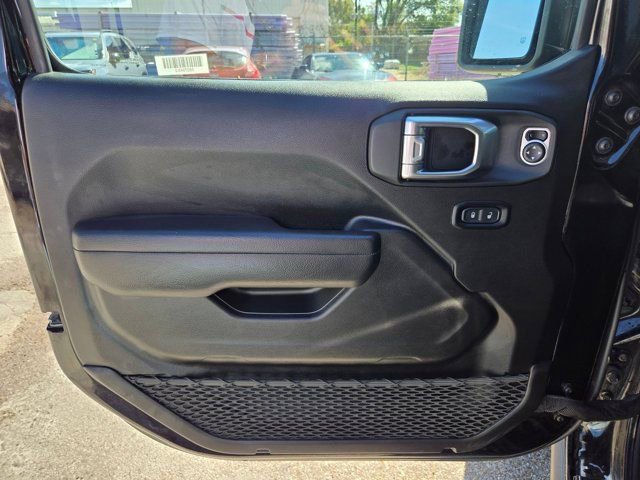 Used 2025 Jeep Wrangler Unlimited Rubicon image 13