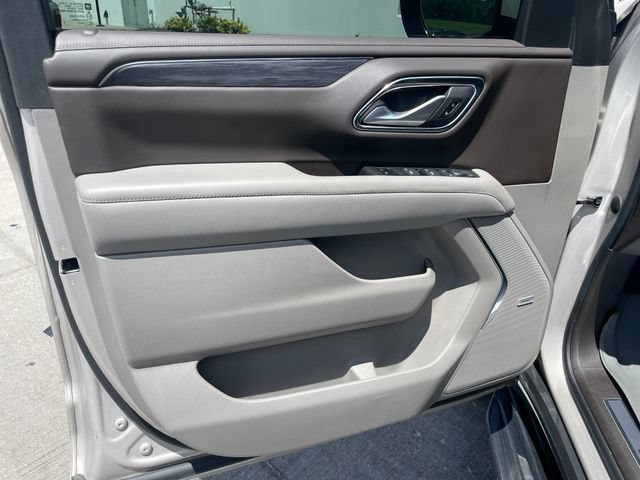 Used 2022 GMC Yukon XL SLT w/ SLT Luxury Package RWD image 11