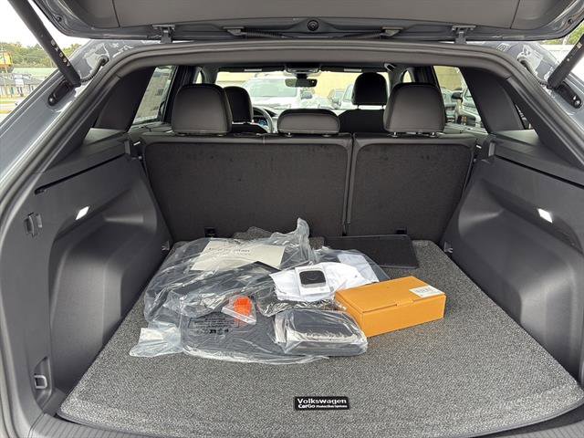 New 2026 Volkswagen Atlas Cross Sport SE image 8