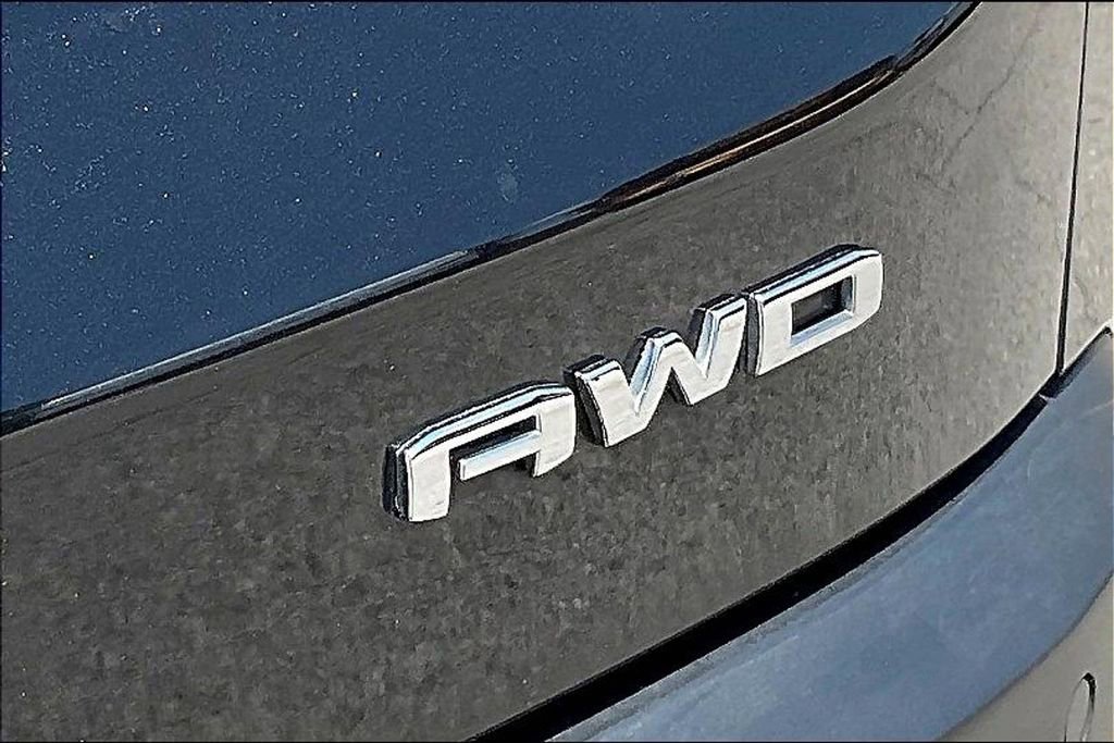 Used 2023 GMC Acadia SLT AWD/4WD image 33