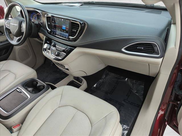 Used 2021 Chrysler Pacifica Touring-L w/ Premium & Safety Sphere Group FWD image 21