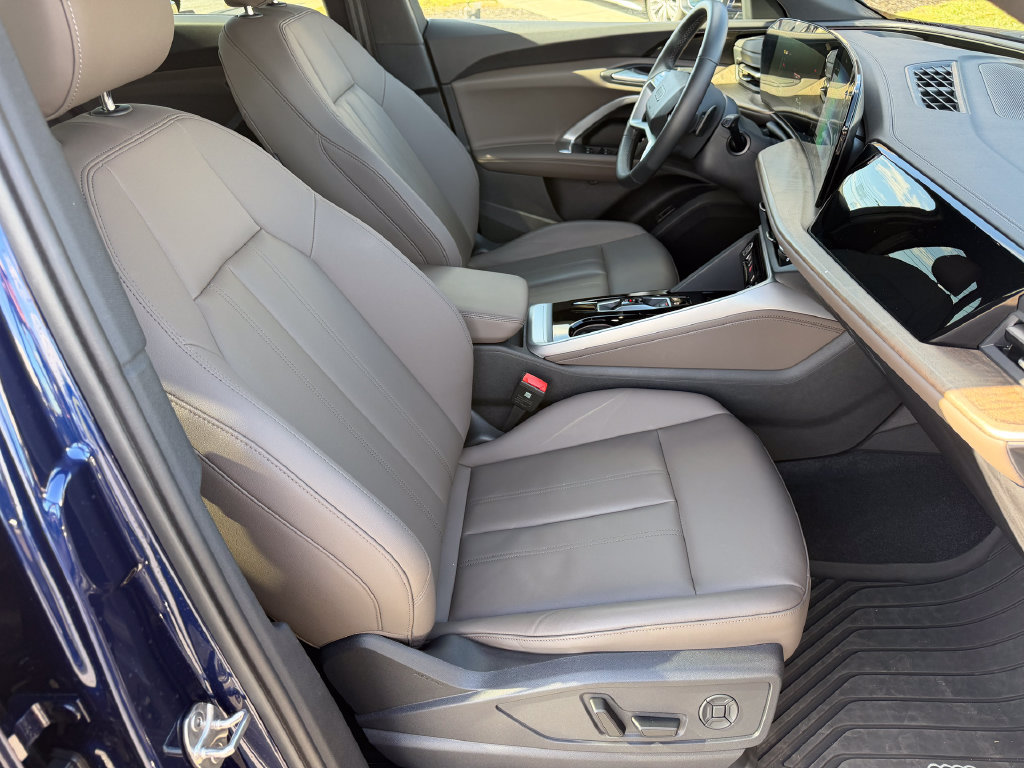 Certified 2025 Audi Q5 Premium w/ Convenience Package AWD/4WD image 16