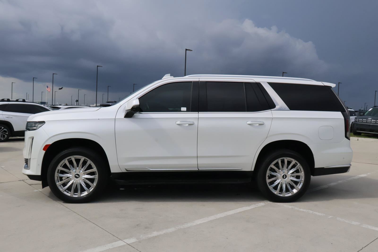 Certified 2024 Cadillac Escalade ESV Premium Luxury RWD image 37