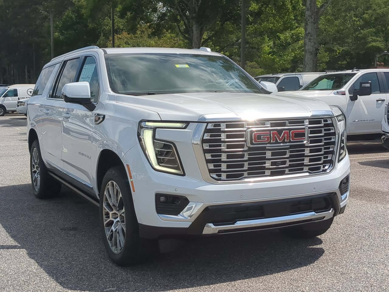 New 2026 GMC Yukon XL Denali w/ Denali Reserve Package AWD/4WD image 2