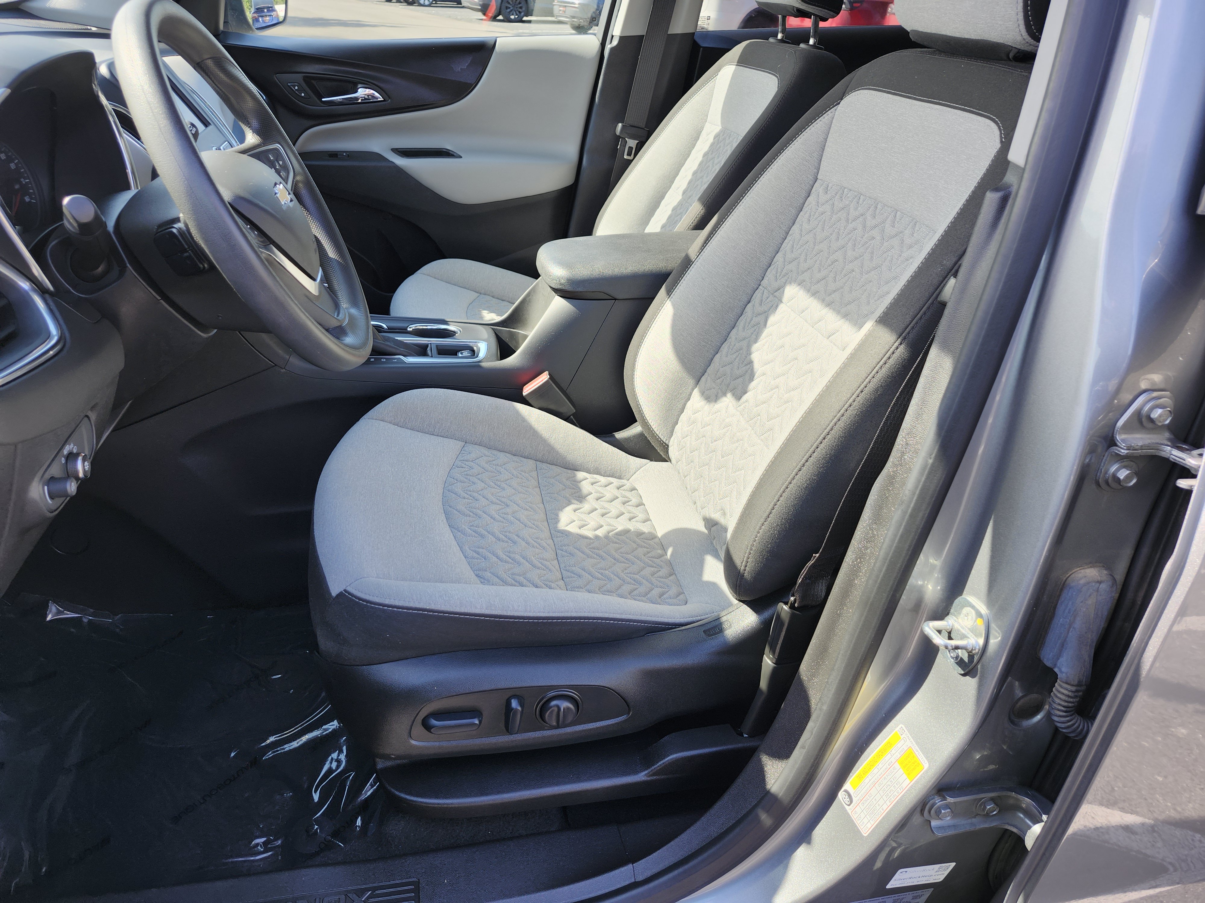 Used 2023 Chevrolet Equinox LT FWD image 22
