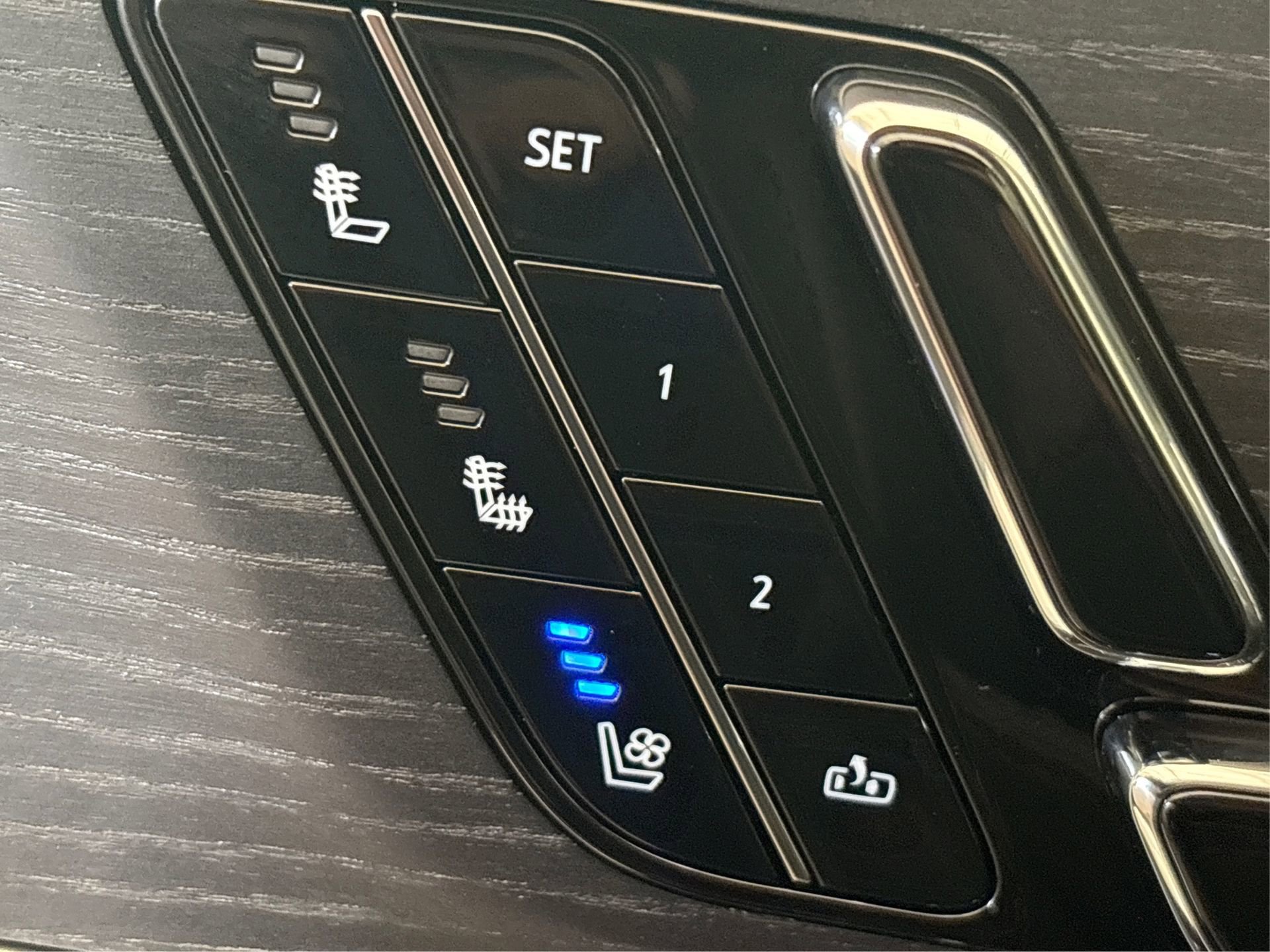 New 2026 Cadillac Lyriq V image 33