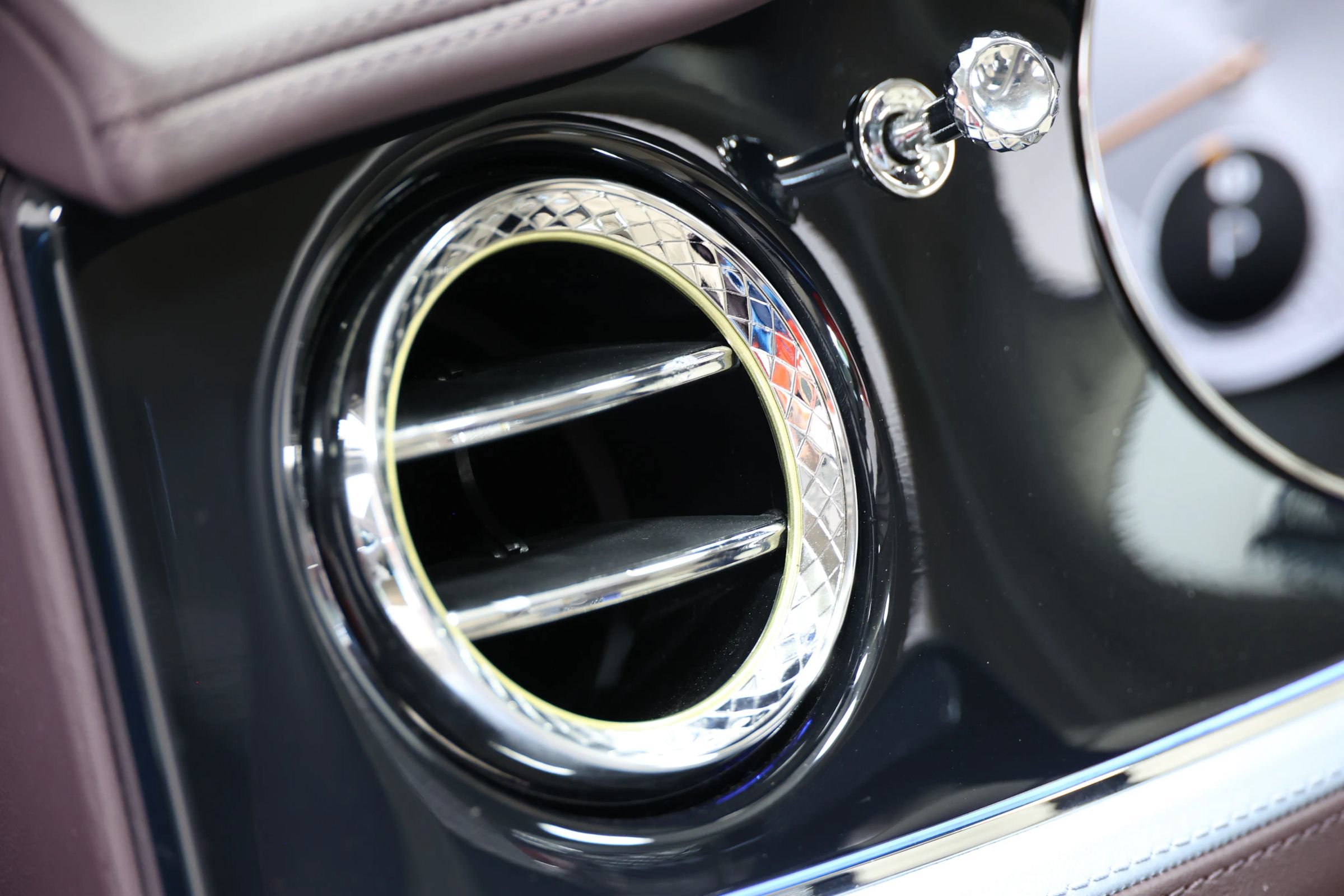 Used 2022 Bentley Flying Spur V8 AWD/4WD image 31