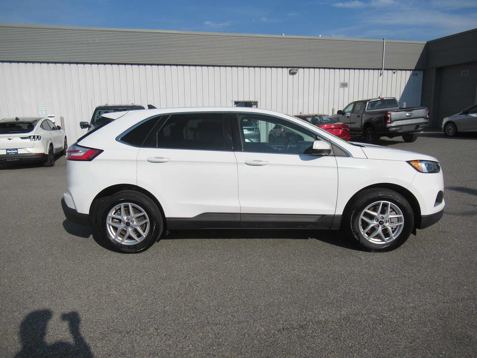 Used 2024 Ford Edge SEL AWD/4WD image 4