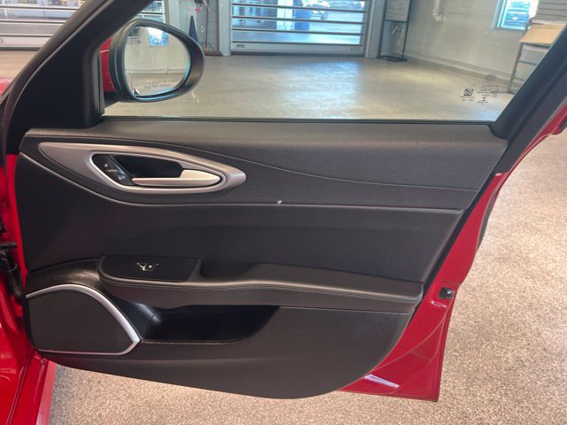 Used 2017 Alfa Romeo Giulia AWD w/ Sport Appearance Package image 16