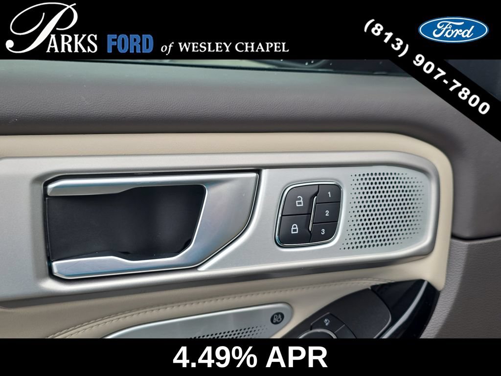 Certified 2024 Ford Explorer Platinum w/ Technology Package AWD/4WD image 19