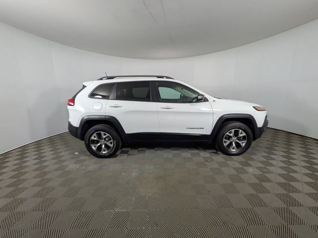 Used 2017 Jeep Cherokee Trailhawk w/ Cold Weather Group image 32