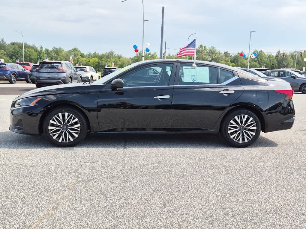 Used 2024 Nissan Altima 2.5 SV FWD image 5