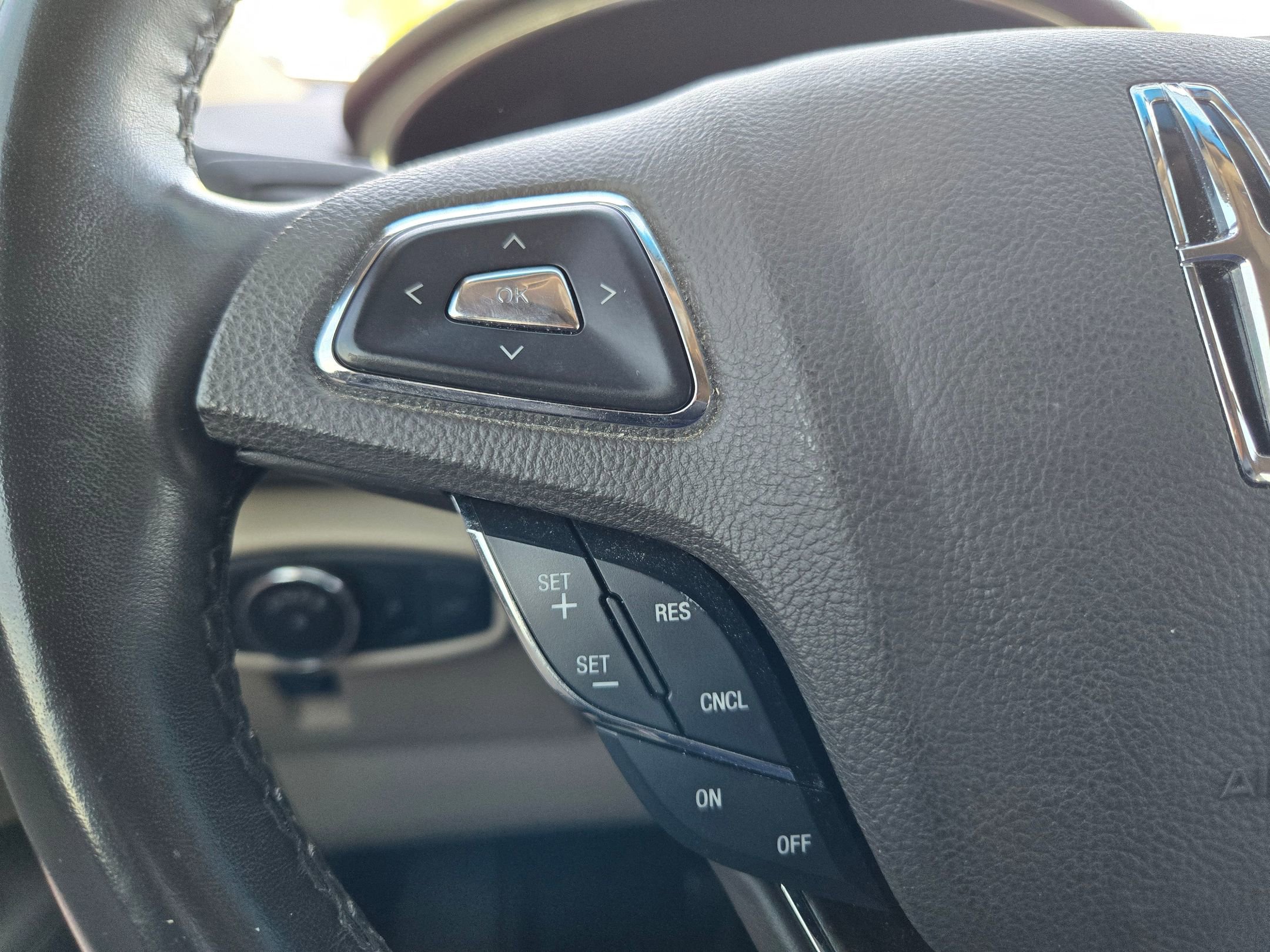 Used 2016 Lincoln MKX Reserve image 28