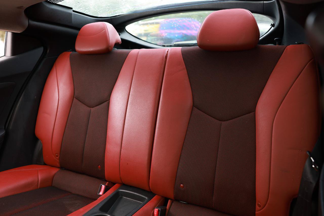 Used 2013 Hyundai Veloster w/ Style Pkg FWD image 8