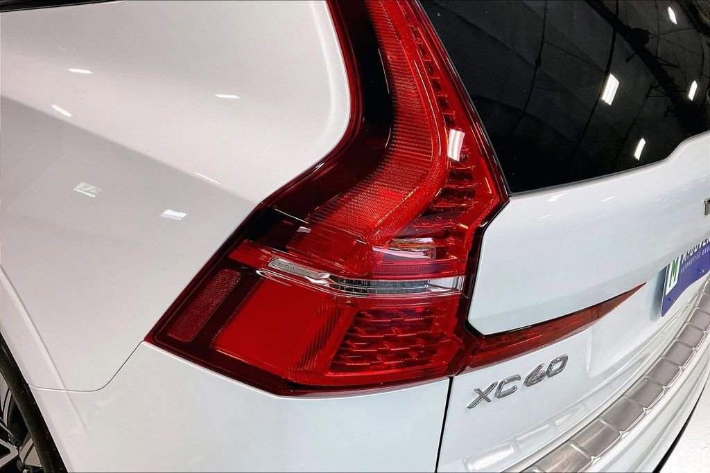 Used 2024 Volvo XC60 B5 Core w/ Protection Package Premier AWD/4WD image 23
