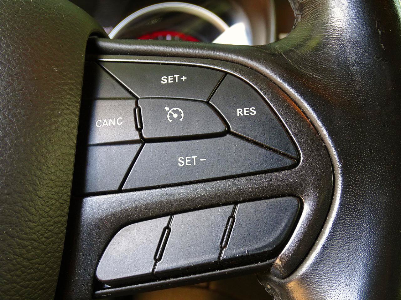 Used 2019 Dodge Charger SXT RWD image 25