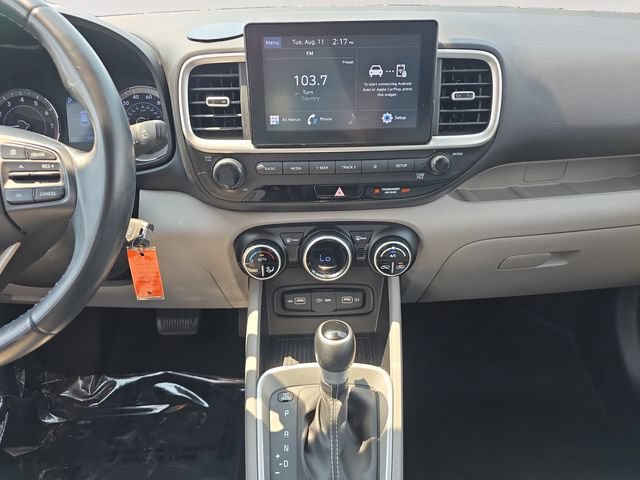 Used 2022 Hyundai Venue SEL FWD image 11
