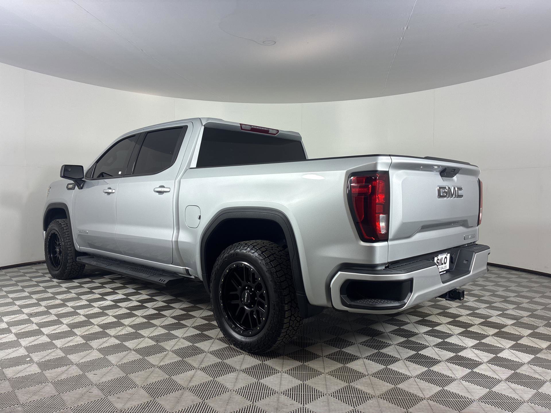 Used 2021 GMC Sierra 1500 Elevation image 3