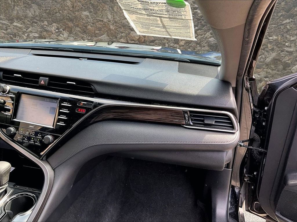 Used 2020 Toyota Camry LE w/ Convenience Package image 15