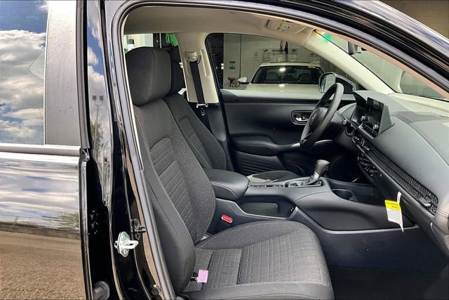 Certified 2025 Honda HR-V LX image 28