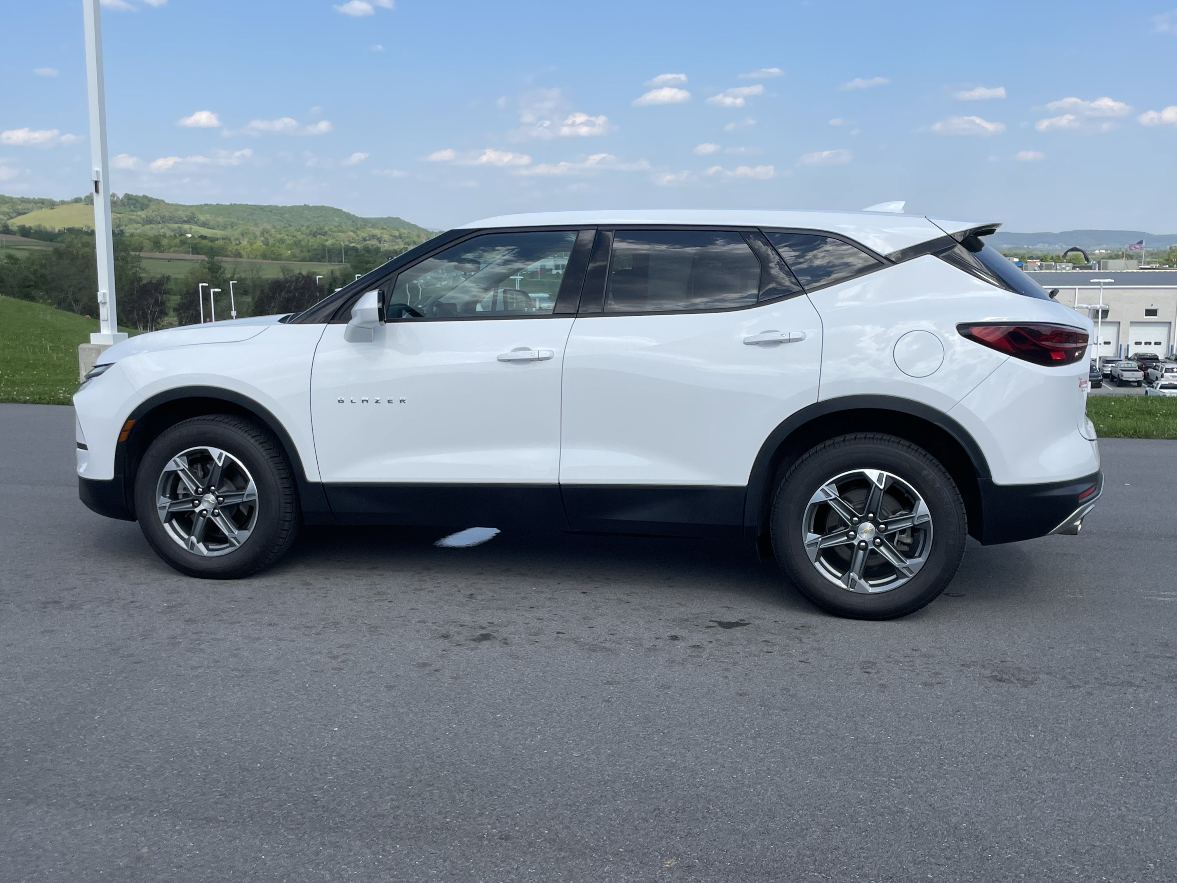 Used 2024 Chevrolet Blazer LT AWD/4WD image 7