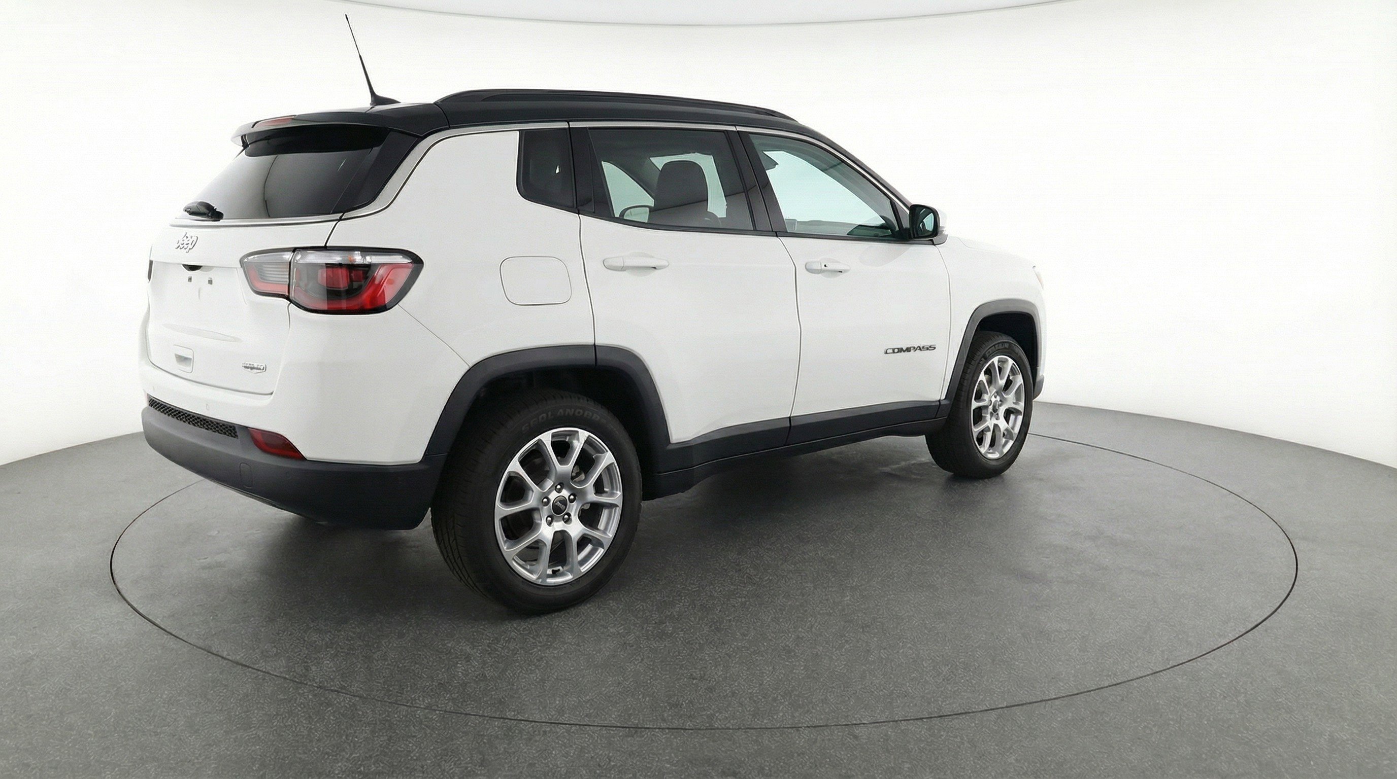 Used 2025 Jeep Compass Limited AWD/4WD image 9