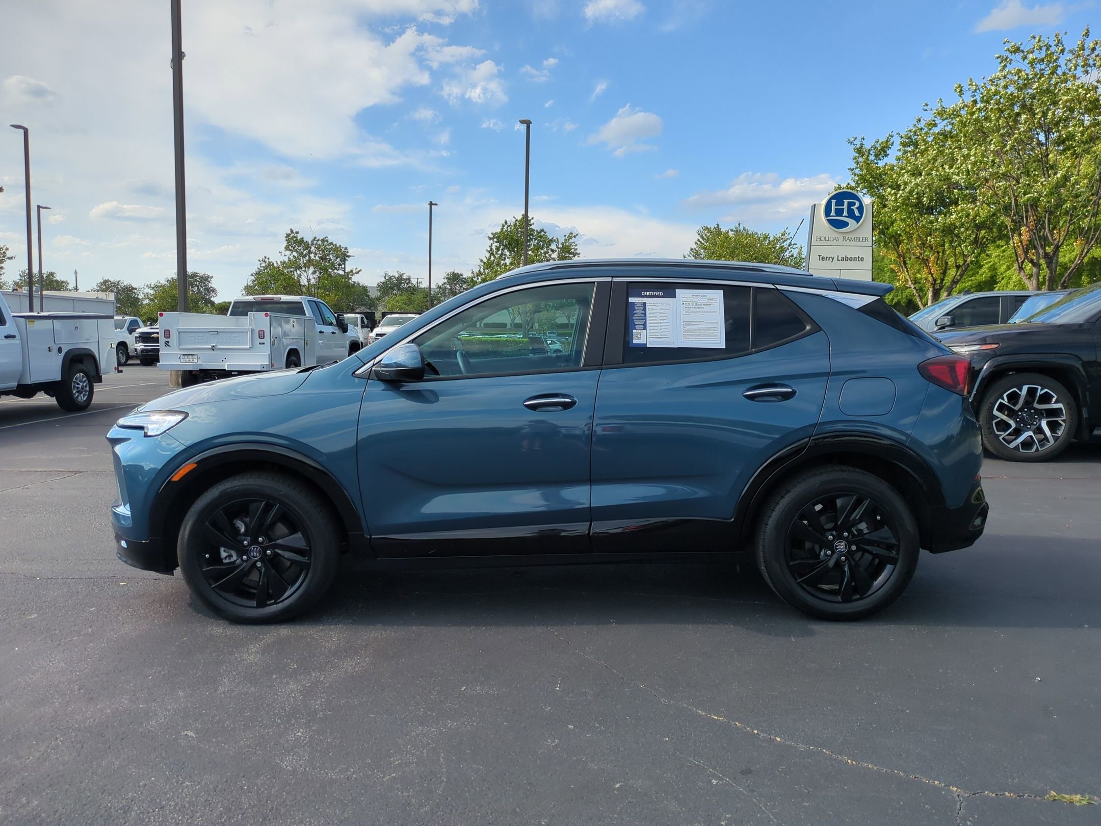 Certified 2024 Buick Encore GX Sport Touring w/ LPO, Trailering Package FWD image 7