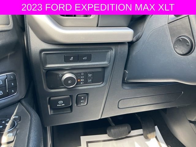 Used 2022 Ford Expedition Max XLT image 31