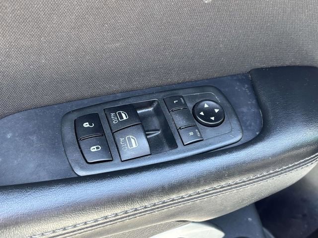 Used 2020 Dodge Challenger SXT RWD image 9
