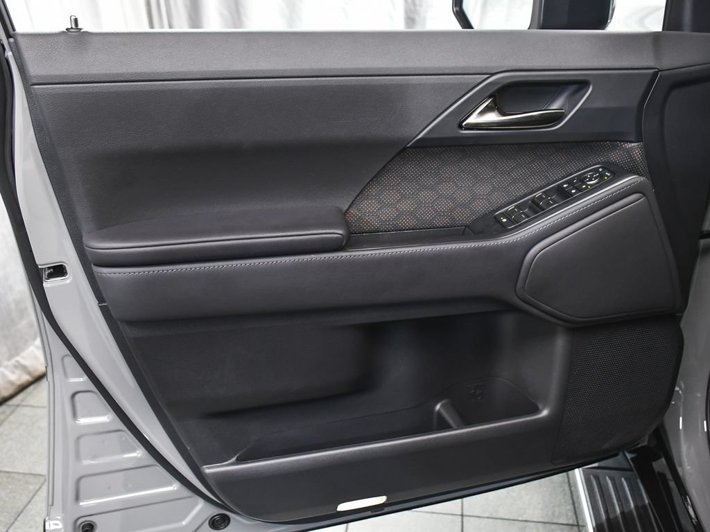 Used 2024 Lexus GX 550 w/ Accessory Package (Z1) AWD/4WD image 9