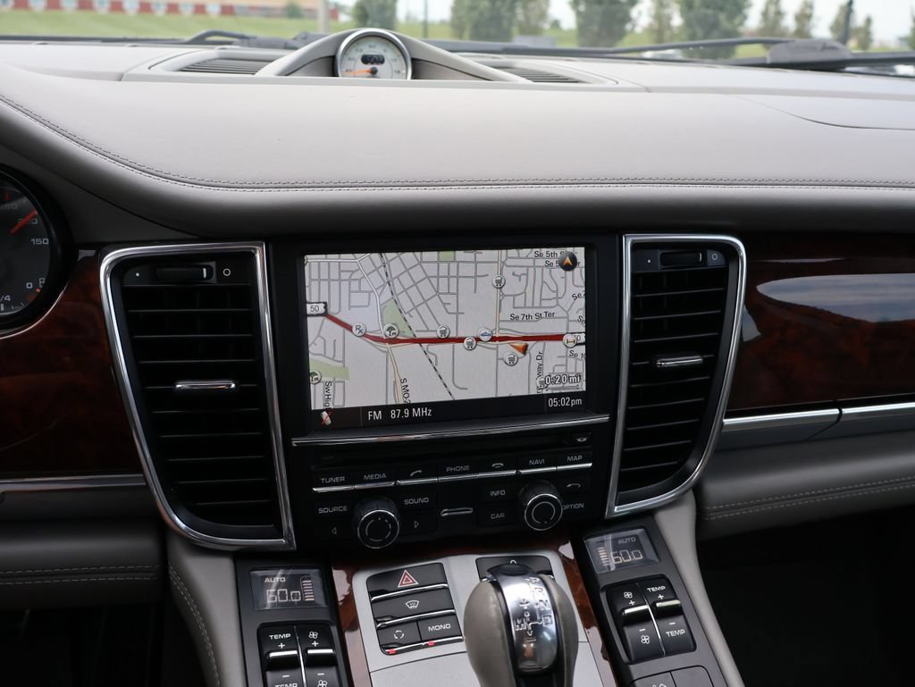 Used 2013 Porsche Panamera GTS AWD/4WD image 22
