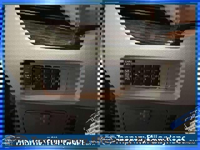 Used 2015 Toyota Sienna XLE Premium w/ Four Season Floor Mat Package image 23