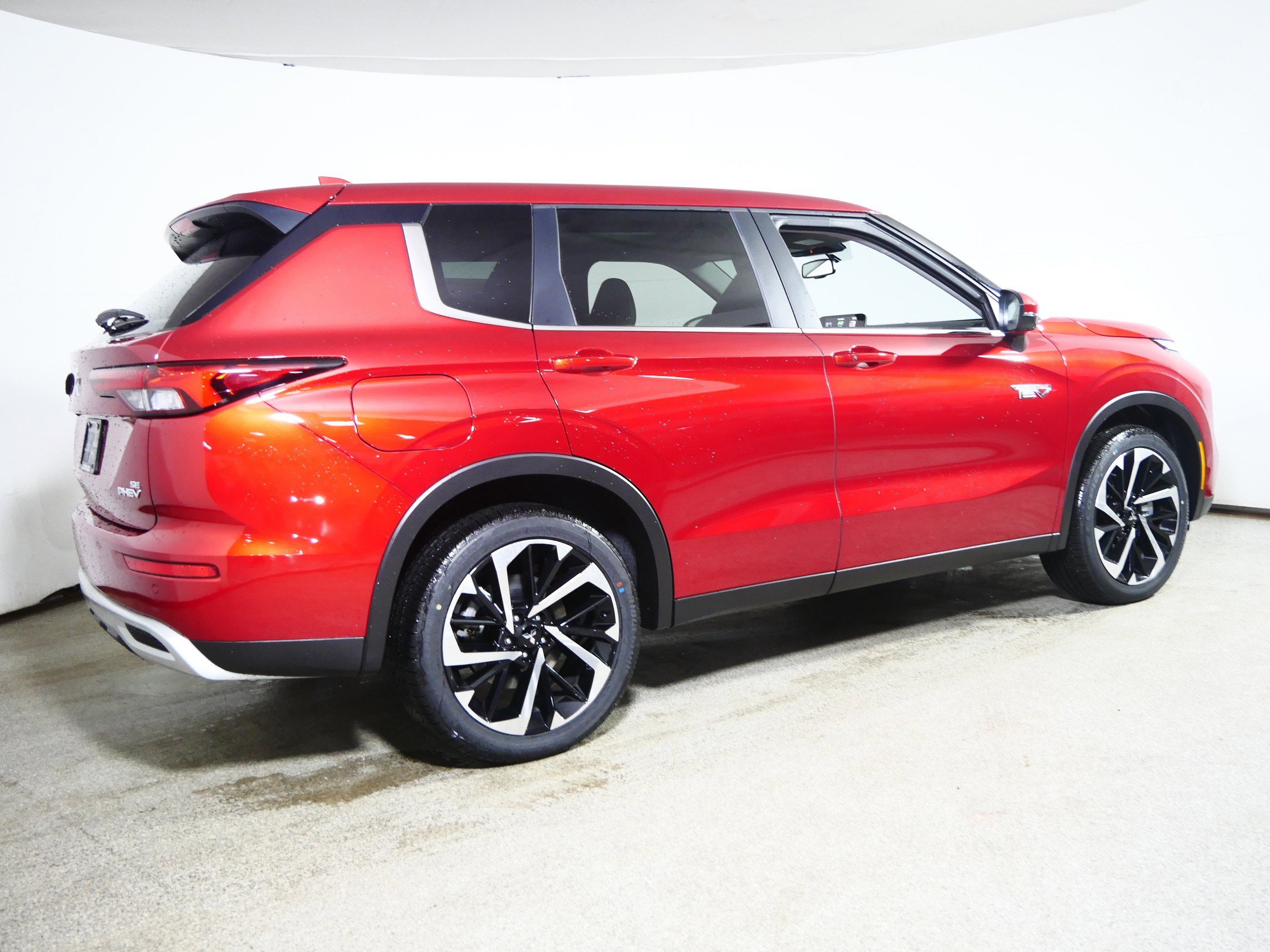New 2025 Mitsubishi Outlander SE image 2