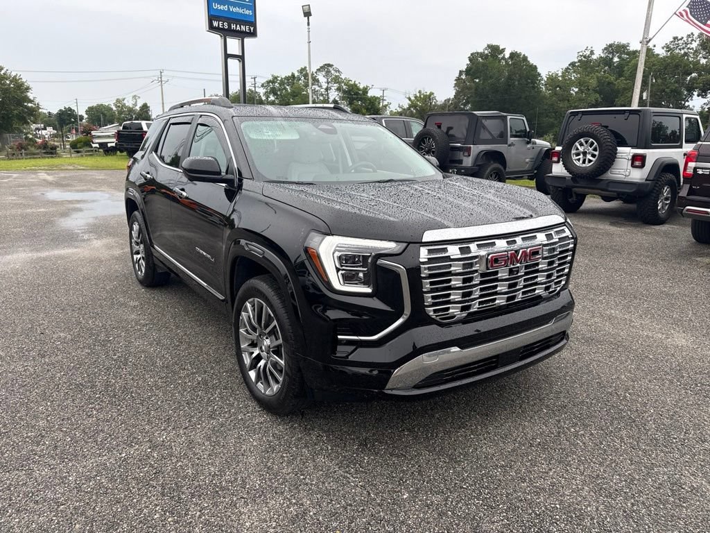 Used 2026 GMC Terrain Denali AWD/4WD image 2