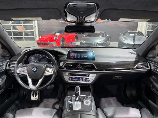 Used 2016 BMW 750i RWD image 9