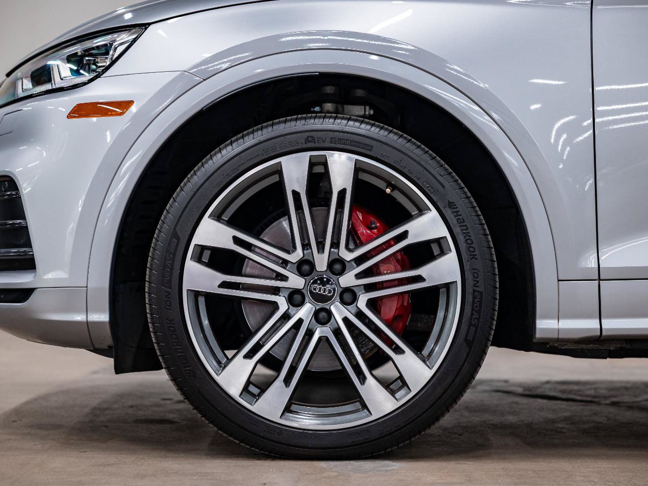Used 2019 Audi SQ5 Premium Plus w/ Premium Plus Package AWD/4WD image 27