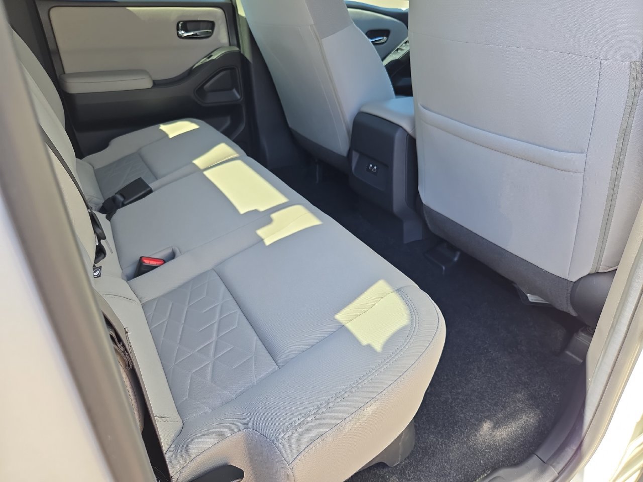Used 2025 Nissan Frontier SV RWD image 11