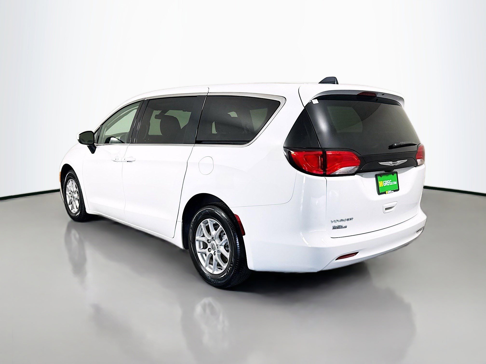 Used 2022 Chrysler Voyager LX FWD image 7