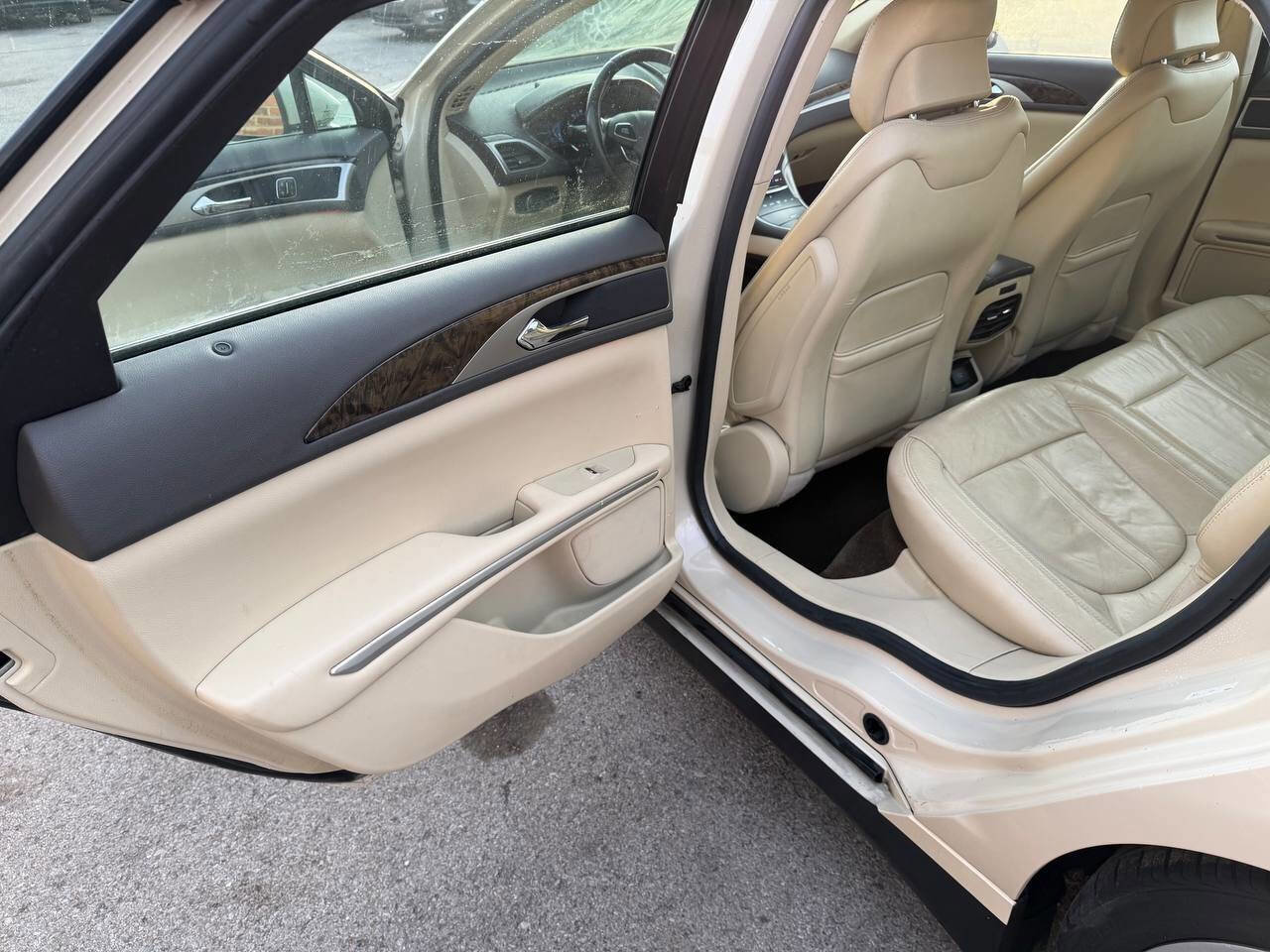 Used 2015 Lincoln MKZ Hybrid w/ Equipment Group 202A Reserve FWD image 12