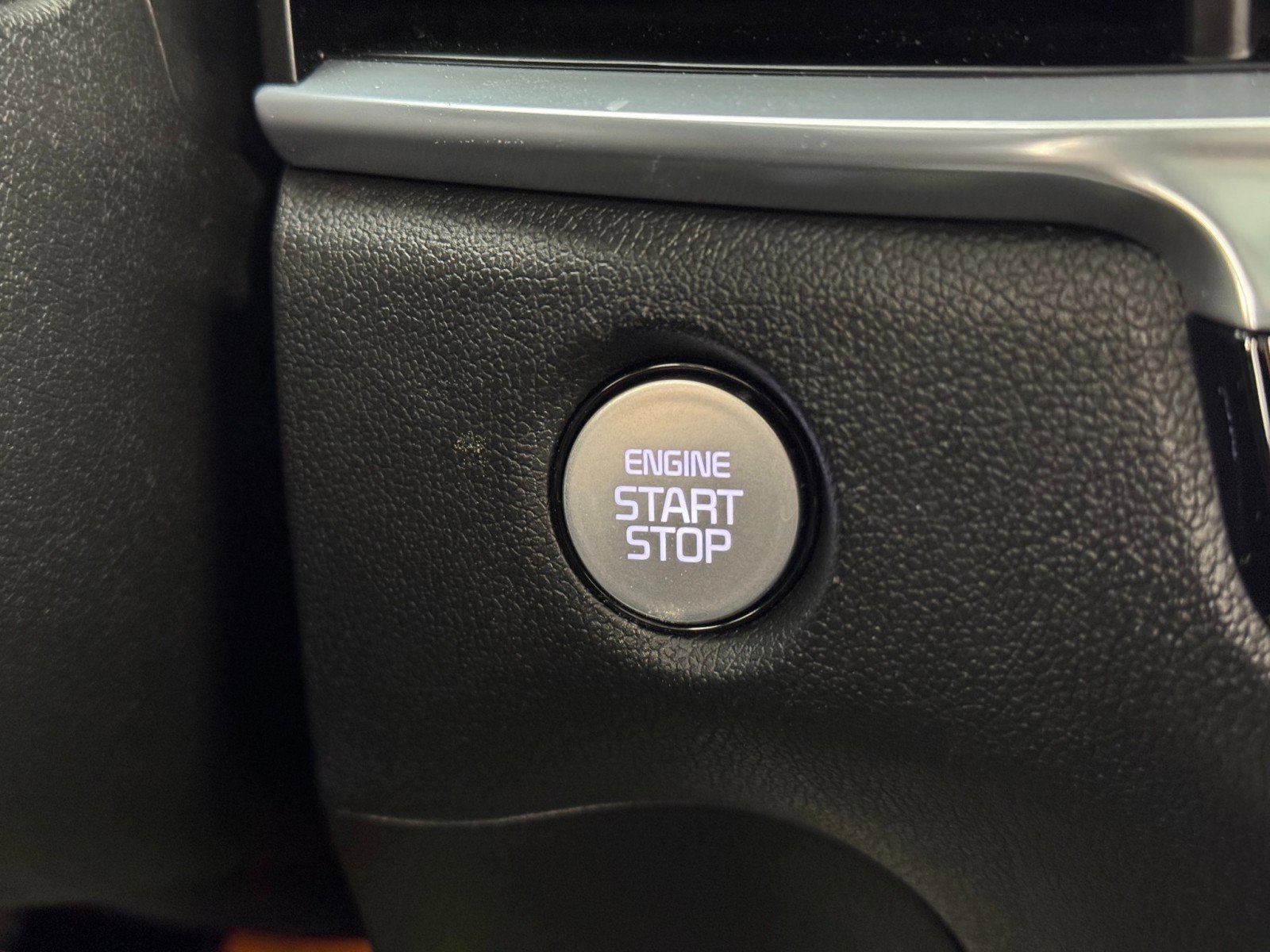 Used 2025 Kia Sorento SX Prestige w/ Sage Leather Package image 24