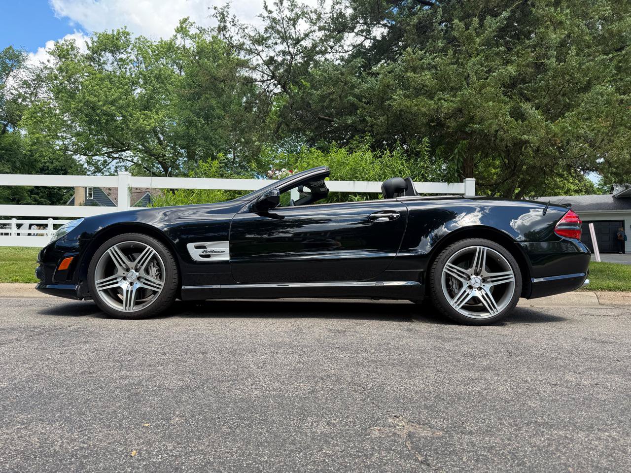 Used 2011 Mercedes-Benz SL 63 AMG image 4