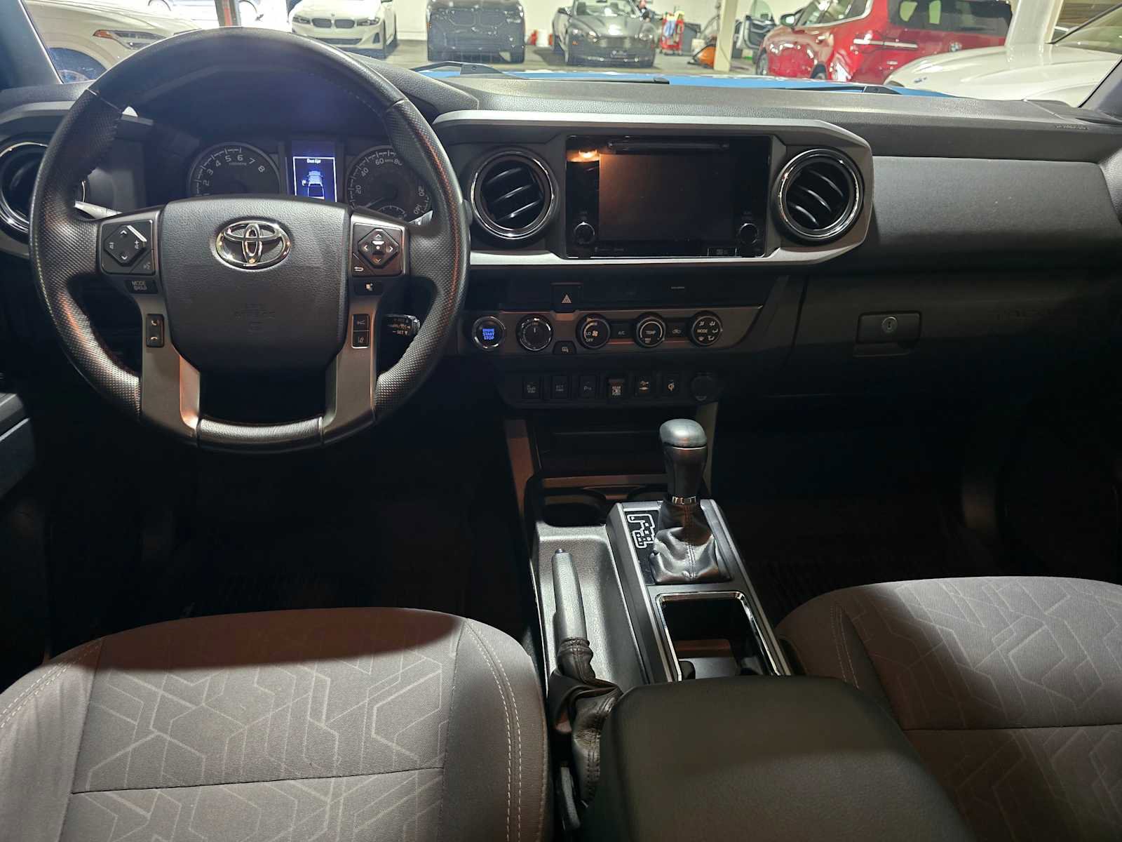 Used 2019 Toyota Tacoma TRD Off-Road w/ Technology Package AWD/4WD image 18