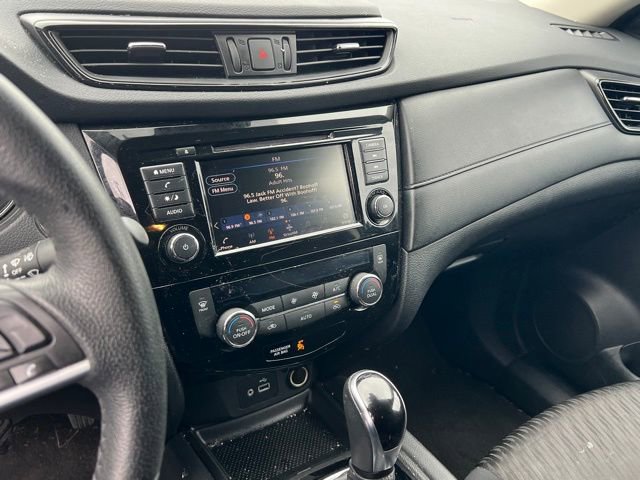 Used 2019 Nissan Rogue SV image 16