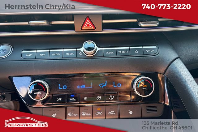 Used 2024 Hyundai Elantra SEL w/ Convenience Package FWD image 19