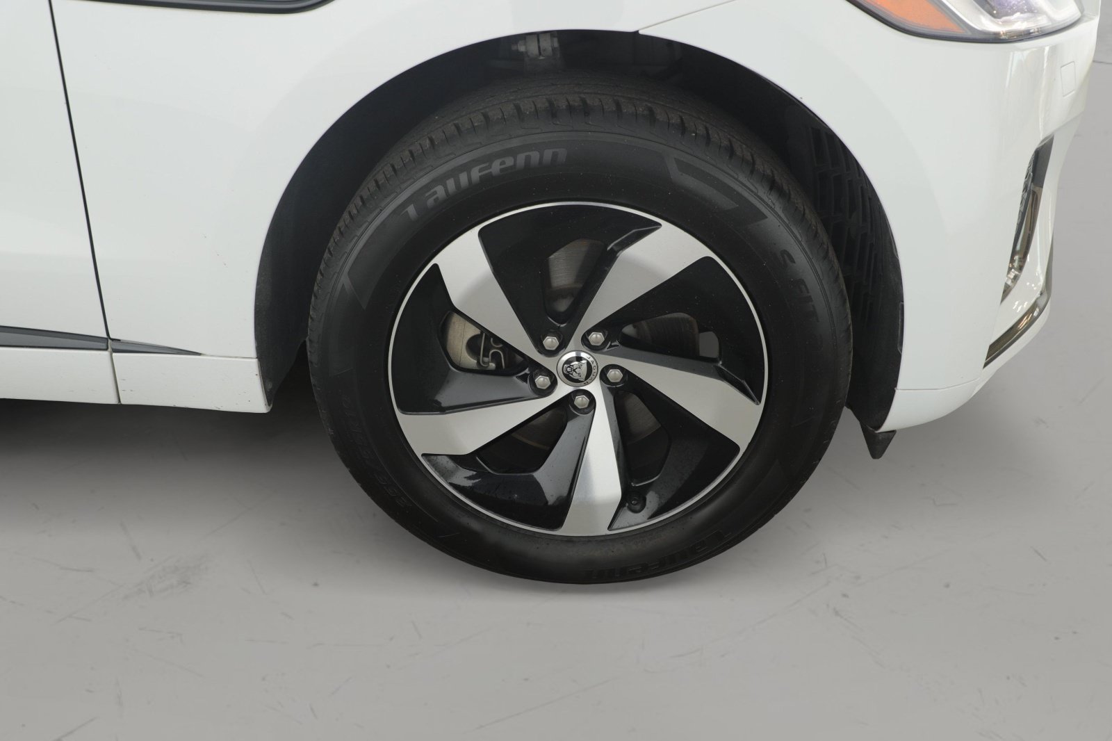 Used 2025 Jaguar F-PACE R-Dynamic S AWD/4WD image 6