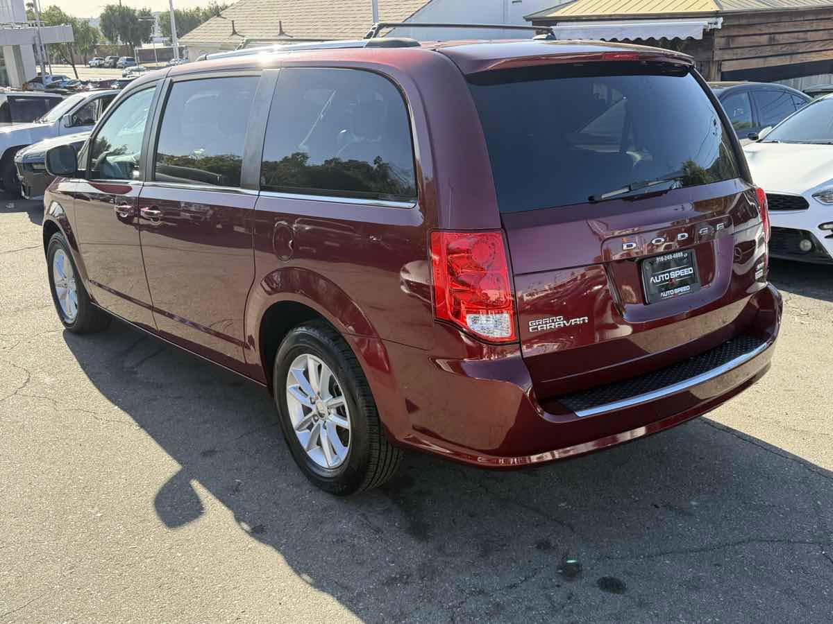 Used 2019 Dodge Grand Caravan SXT image 4