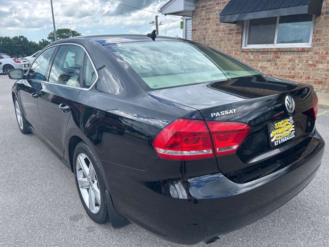 Used 2015 Volkswagen Passat 1.8T Limited Edition FWD image 9