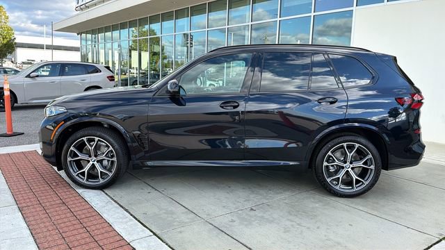 New 2026 BMW X5 sDrive40i w/ M Sport Package image 3