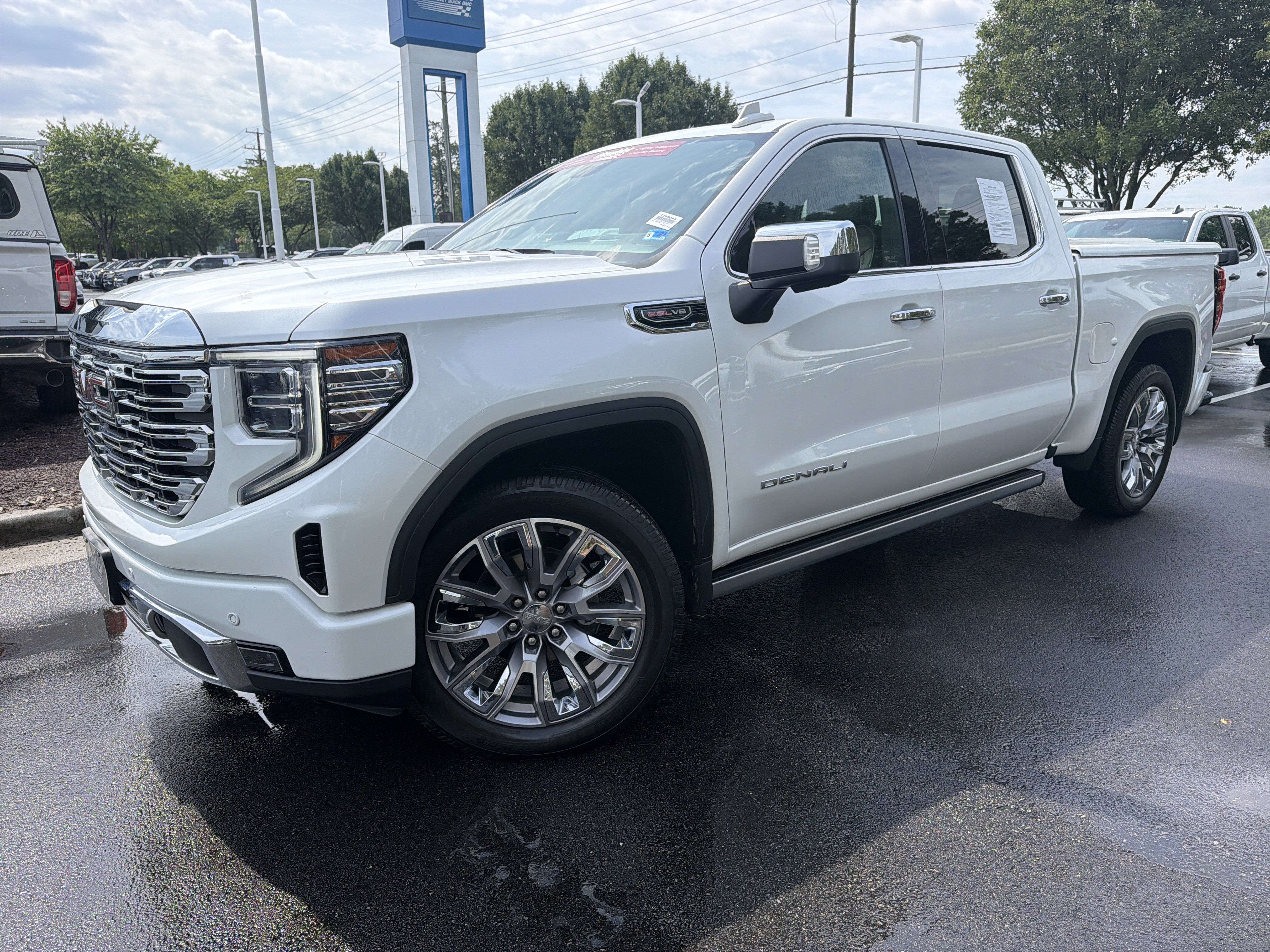 Used 2023 GMC Sierra 1500 Denali AWD/4WD image 5